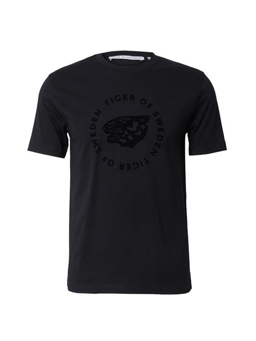 Se Tiger of Sweden Bluser & t-shirts 'DILLAN'  sort / black denim ved About You