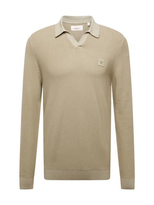 Se s.Oliver Pullover  mørkebeige ved About You