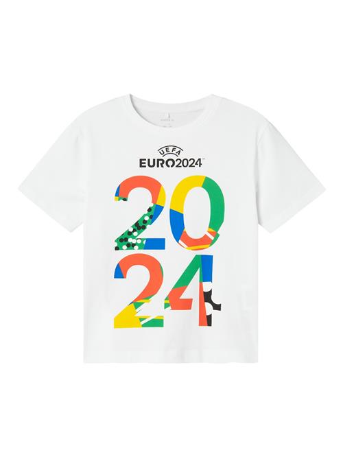 Se NAME IT Shirts 'Mica UEFA EURO 2024 '  blå / gul / grøn / hvid ved About You