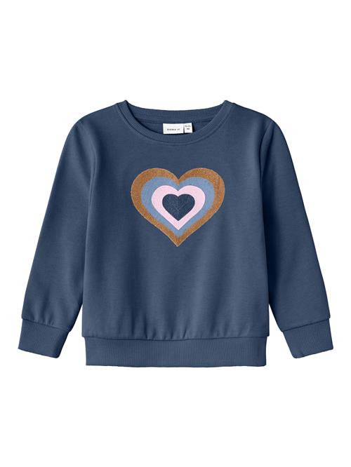 Se NAME IT Sweatshirt 'Katla'  safir / blue denim / pastelpink / rustrød ved About You