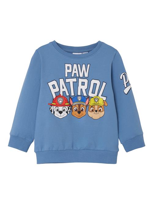 Se NAME IT Sweatshirt 'JOKBA PAWPATROL'  blue denim / sort / hvid ved About You