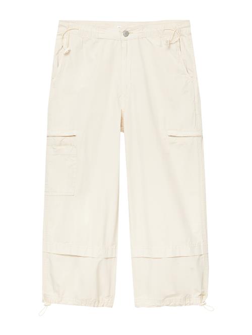 Se Pull&Bear Cargobukser  pastelgul ved About You