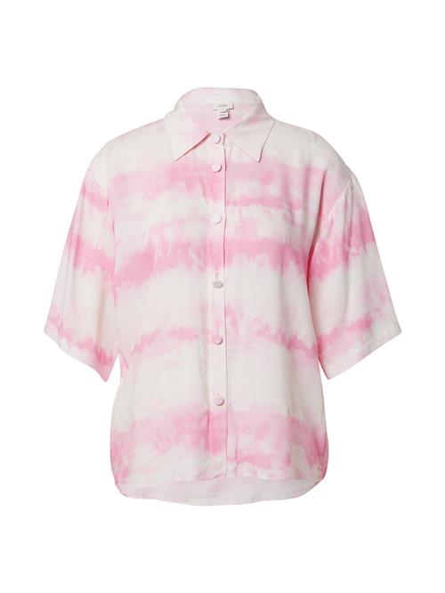 Se River Island Bluse 'TIE DYE'  lys pink / hvid ved About You