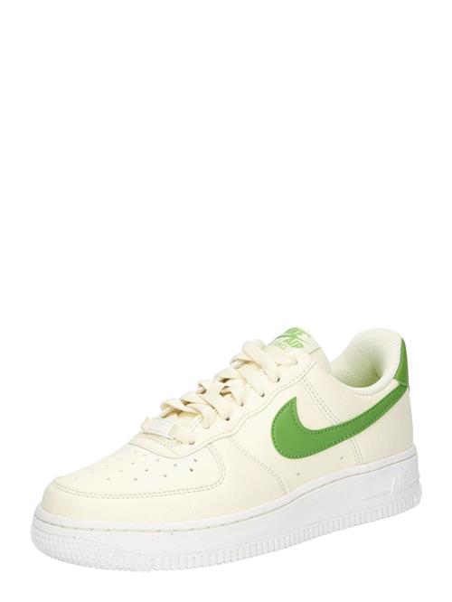 Nike Sportswear Sneaker low 'Air Force 1 '07 SE'  græsgrøn / offwhite