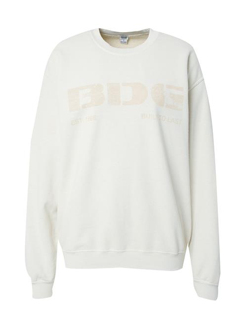 Se BDG Urban Outfitters Sweatshirt  beige / ecru ved About You