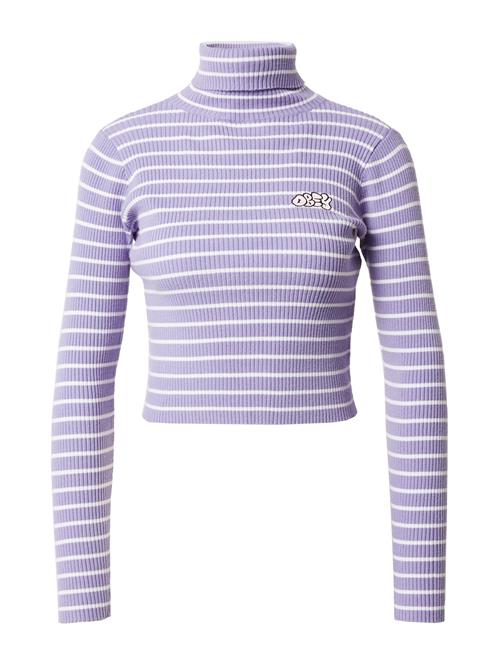 Se Obey Pullover 'Elise'  pastellilla / hvid ved About You