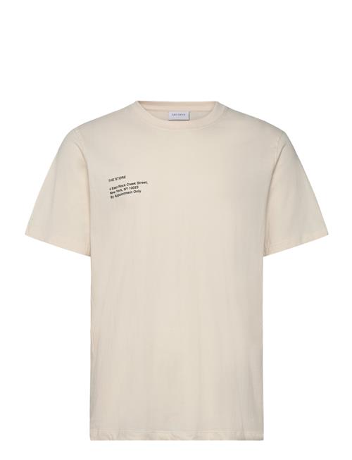 Se Les Deux Neighborhood T-Shirt Les Deux Cream ved Booztlet