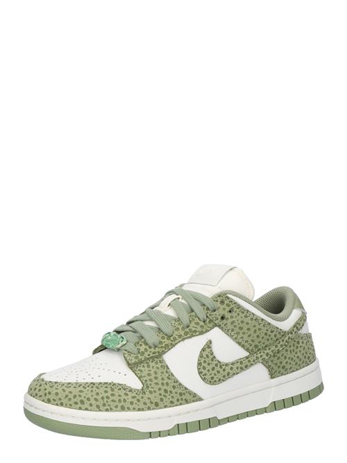 Se Nike Sportswear Sneaker low 'DUNK'  oliven / hvid ved About You