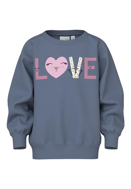 Se NAME IT Sweatshirt 'NMFVENUS'  safir / lysviolet / lyserød / hvid ved About You