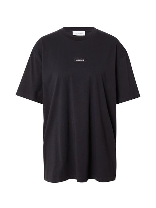 Se OH APRIL Shirts 'Boyfriend'  sort ved About You