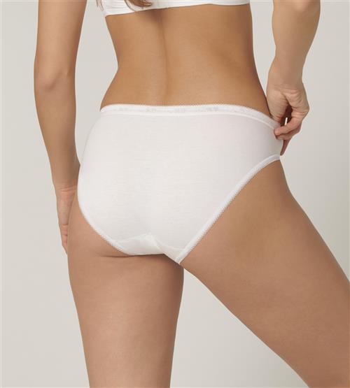 Se Sloggi Sloggi Basic+ Tai 3P Briefs Str 48 - hos Magasin ved Magasin