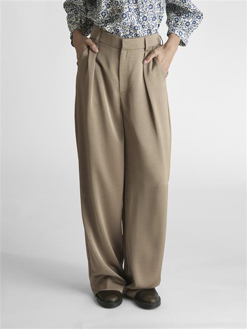 Se Neo Noir Alessandra Heavy Sateen Pants Kvinde Dark Taupe Bukser Med Brede Ben Str 40 - hos Magasin ved Magasin