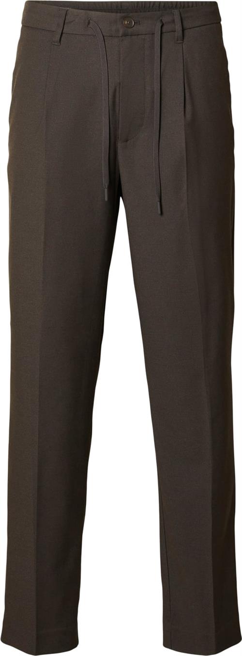 Se Selected Homme Slh190reg Tapered Leroy Pleat Pant Mand Chocolate Torte Chinos Str L - hos Magasin ved Magasin