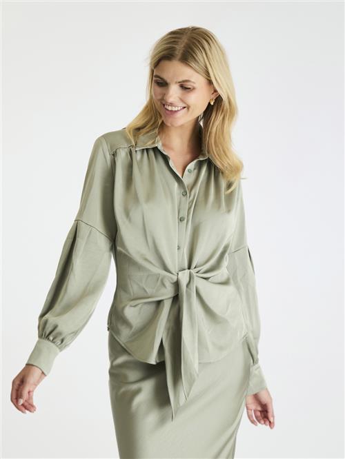 Se Neo Noir Naja Satin Shirt Kvinde Smoke Green Langærmede Bluser Str 40 - hos Magasin ved Magasin