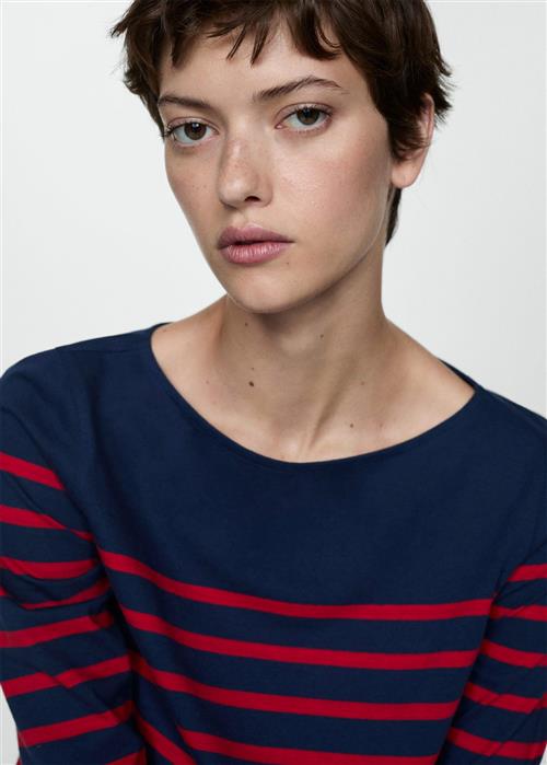 Se MANGO Striped Boatneck T-shirt Kvinde Navy Kortærmede T-shirts Str XS - hos Magasin ved Magasin