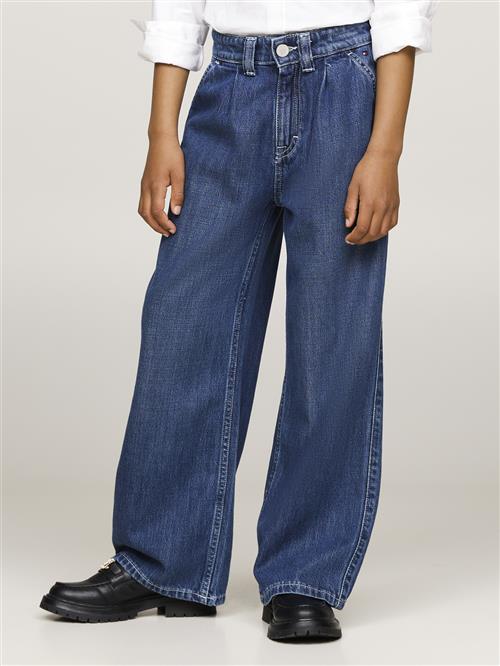 Se Tommy Hilfiger Mabel Pleats MID Blue Wash Str 6 - Darkusedlyocell Jeans hos Magasin ved Magasin