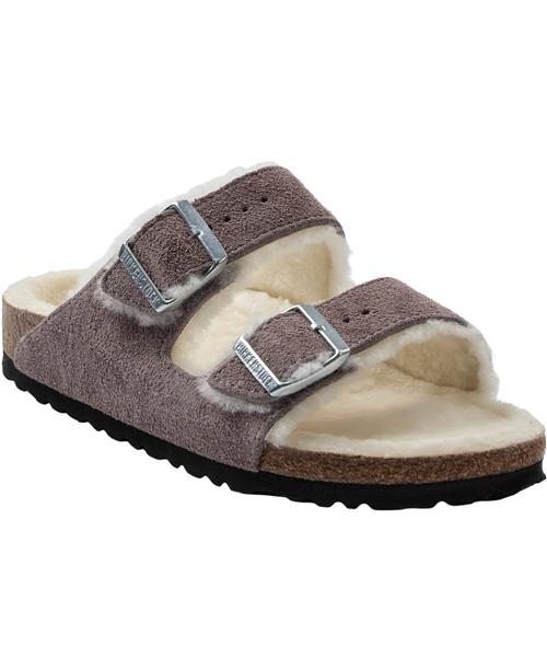 Se Birkenstock Arizona Shearling Leve Faded Purple LAF Kvinde Faded Purple Flade Sandaler Str 41 - hos Magasin ved Magasin