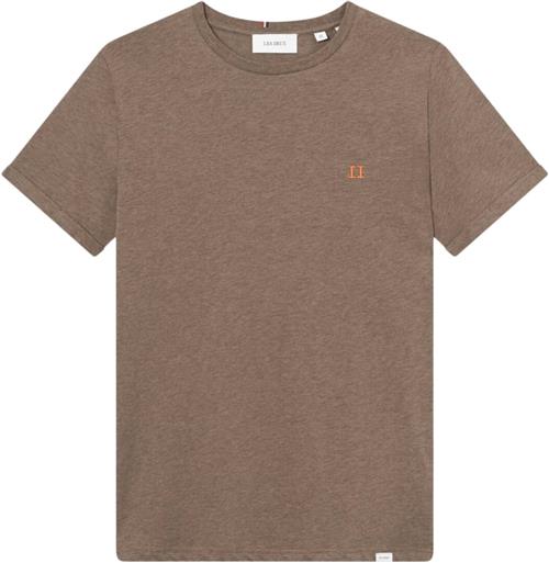 Les Deux Nørregaard Tshirt - Seasonal Mand Mountain Grey Melange/orange Kortærmede T-shirts Slim Fit Str L - Bomuld hos Magasin