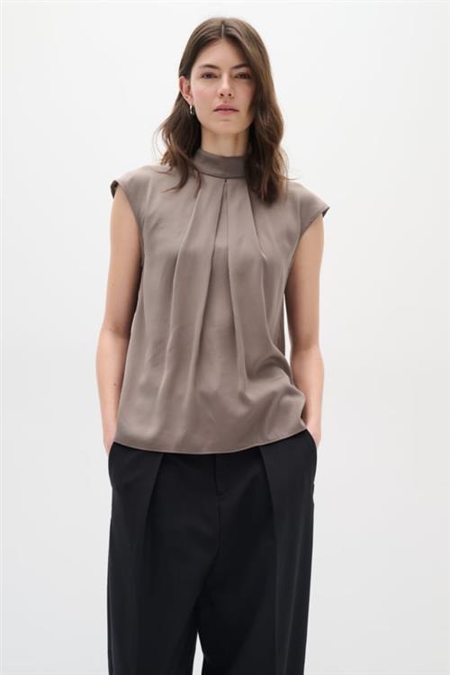 Se InWear Nixieiw Top Kvinde Sandy Grey Kortærmede Bluser Regular Fit Str 38 - hos Magasin ved Magasin