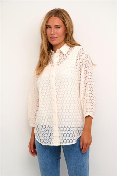 Se Kaffe Kaloren Lace Shirt Kvinde Chalk Langærmede Skjorter Loose Fit Str 40 - hos Magasin ved Magasin