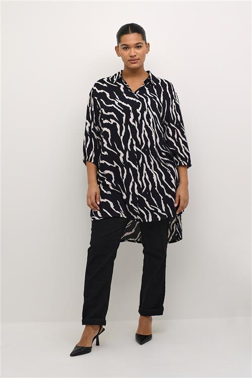 Se Kaffe Curve Kcsonna Shirt Kvinde Black / Antique Zebra Print Langærmede Bluser Str 44 - hos Magasin ved Magasin