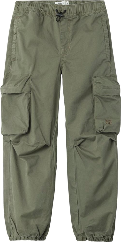 Name It Nkmben R Parachute TWI Pant 1900tf Str 146 - Dusty Olive Bukser hos Magasin