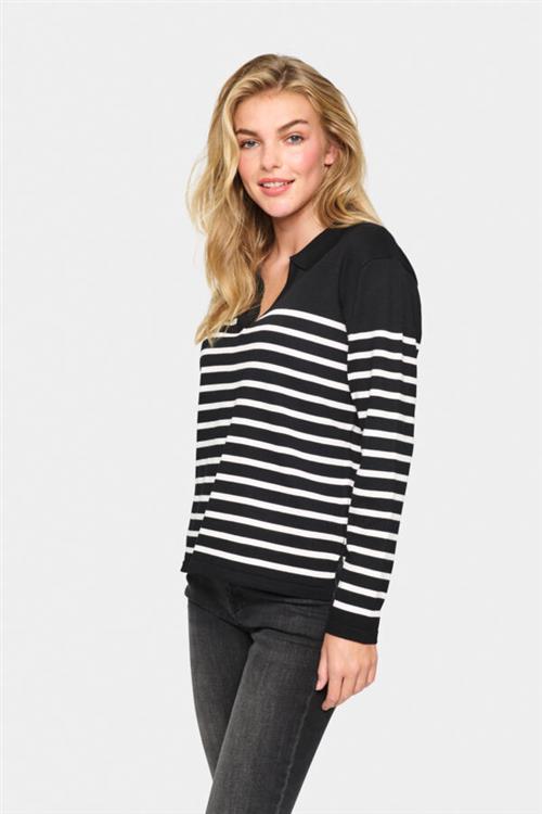 Saint Tropez Milasz Striped Polo Pullover Kvinde Black Mila Stripe Sweaters Loose Fit Str M - hos Magasin