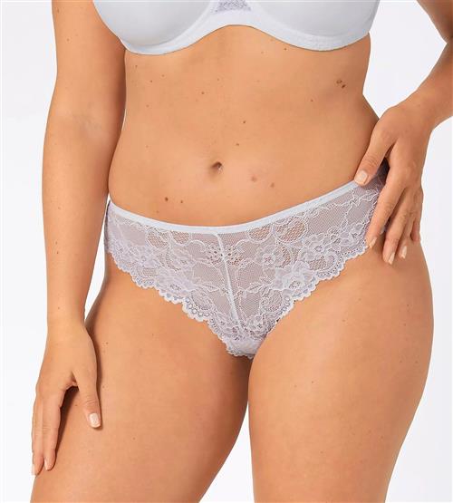 Se Triumph Tempting Lace Brazilian String Brazilian Str S - hos Magasin ved Magasin