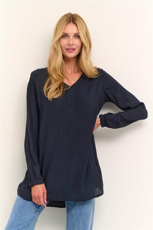 Se Kaffe Amber Vneck Tunic Kvinde Midnight Marine Tunikaer Regular Fit Str 44 - hos Magasin ved Magasin