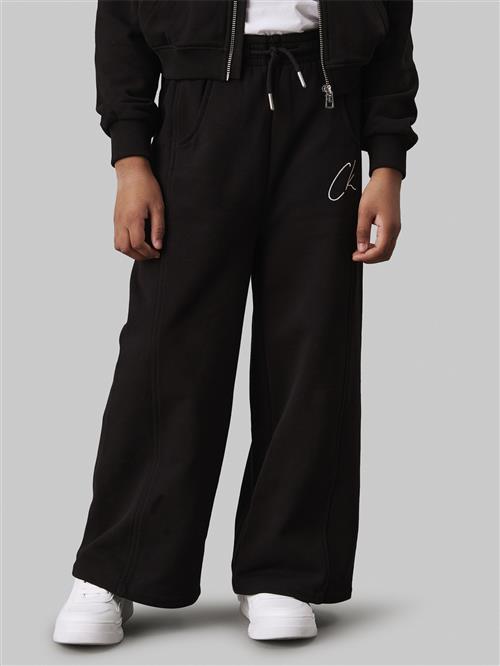 Calvin Klein CK Signage Wide Sweatpants Str 14 - Ck Black Bukser hos Magasin