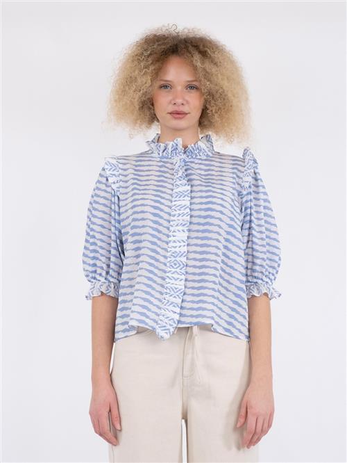 Neo Noir Chacha Graphic Blouse Kvinde Light Blue Kortærmede Bluser Str 40 - Viskose hos Magasin