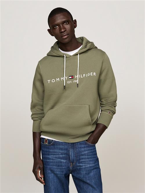 Se Tommy Hilfiger Tommy Logo Hoody Mand Battle Green Hoodies Str L - hos Magasin ved Magasin