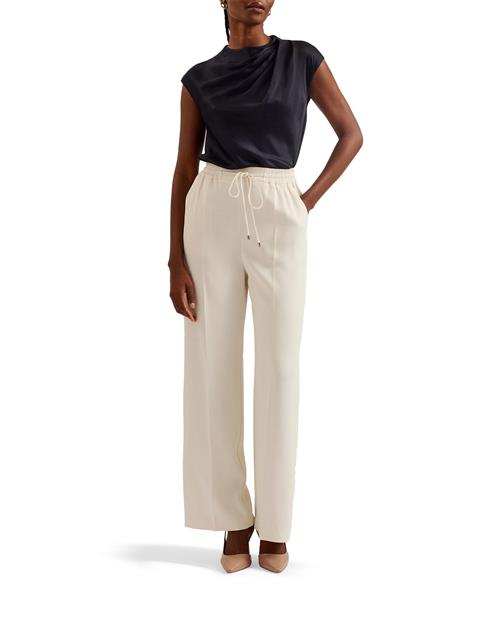 Se Ted Baker Liliaah Wide Leg Jogger Kvinde Ivory Bukser Med Brede Ben Str S /2 - hos Magasin ved Magasin