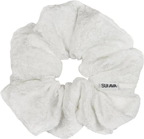 SUI AVA Blossom Scrunchie One size - Hårelastikker hos Magasin