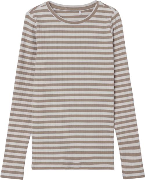 Se Name It Nkfsuraja XSL LS TOP Noos Str 134/140 - Mocha Meringue/stripe Bluser hos Magasin ved Magasin