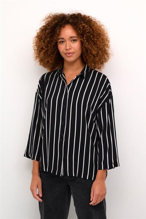 Se Kaffe Kabeathe Shirt Kvinde Black/chalk Stripe Langærmede Skjorter Str 46 - hos Magasin ved Magasin