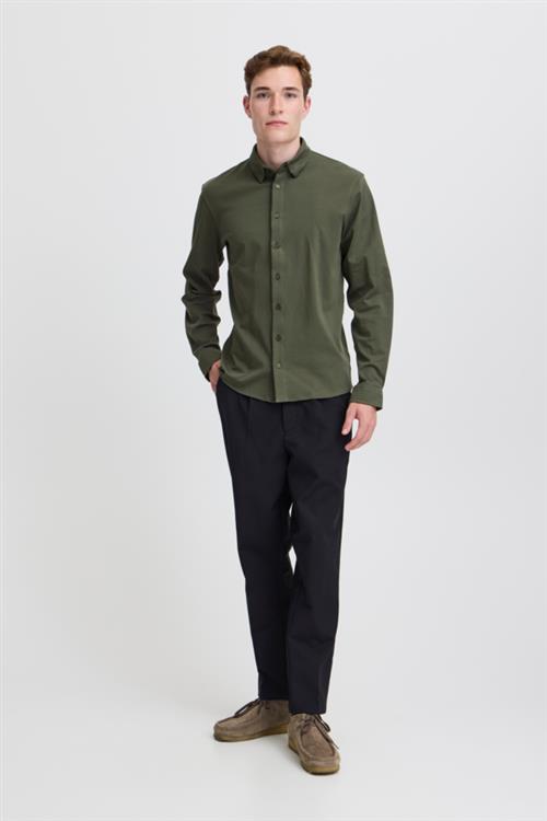 Casual Friday Cfmarc Performance Pants With Pleat Mand Black Beauty Chinos Relaxed Fit Str 32/32 - hos Magasin