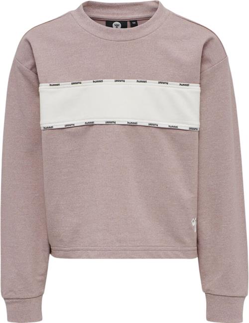 Se Hummel Hmlchara Sweatshirt 140 - Sweatshirts & Hættetrøjer hos Magasin ved Magasin