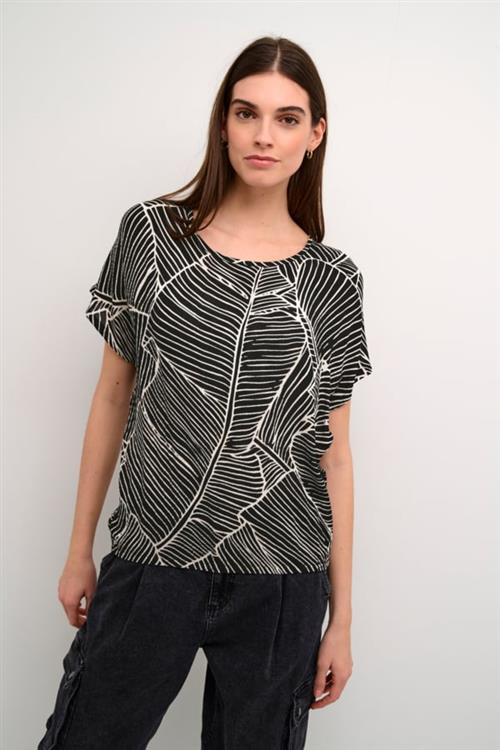 Se Kaffe Kaamber SL Printed Kvinde Black/turtledove Leaf Print Toppe Str 46 - hos Magasin ved Magasin