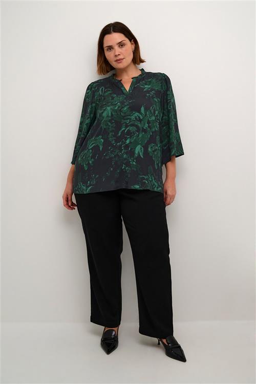 Kaffe Curve Kcmina Blouse Kvinde Black/green Painted Flower Langærmede Bluser Str 46 - hos Magasin