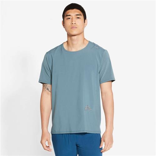 Nike Dri Fit Rise 365 Trail T Shirt S - T-shirts hos Magasin