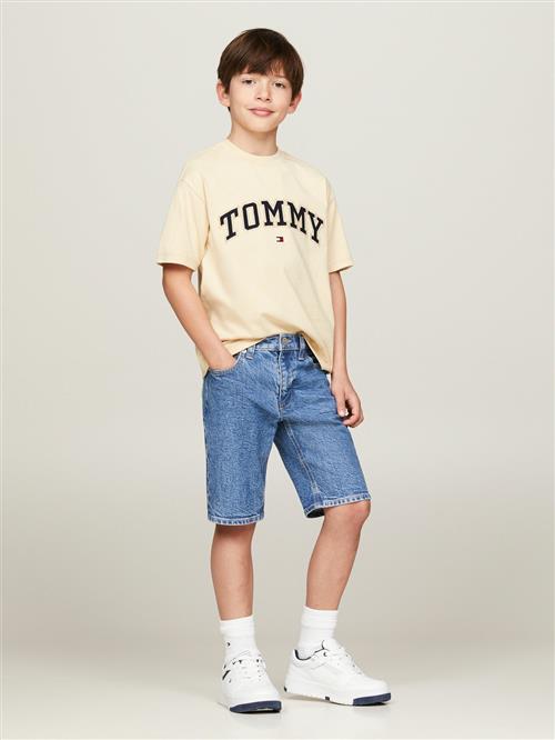 Tommy Hilfiger Varsity Embroidery TEE SS Str 4 år / 104 cm - Country Ivory Kortærmede T-shirts hos Magasin