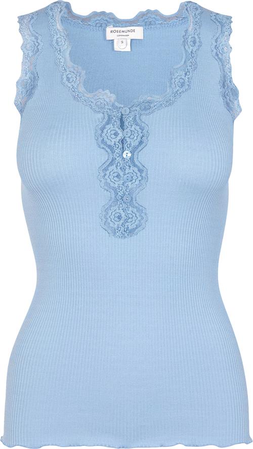 Se Rosemunde Silk top w/ Button & Lace Kvinde Heaven Blue Toppe Str M - hos Magasin ved Magasin