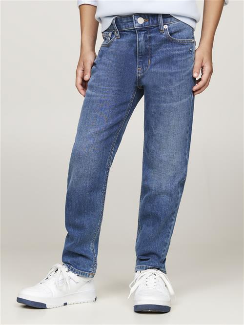 Se Tommy Hilfiger Skater MID Wash Str 6 - Streakyblue Jeans hos Magasin ved Magasin