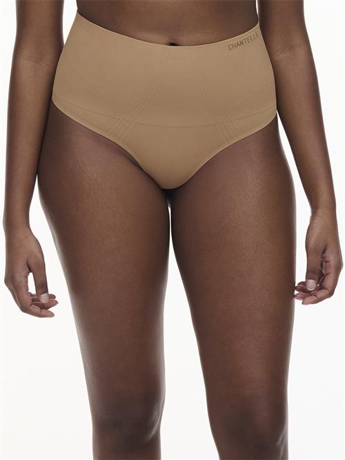 Se Chantelle CO Shapewear Full Brief High Waist Højtaljede Trusser Str XL - hos Magasin ved Magasin