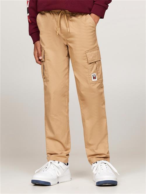 Se Tommy Hilfiger Cargo Pull ON Cotton Pants Str 12 - Classic Khaki Bukser hos Magasin ved Magasin