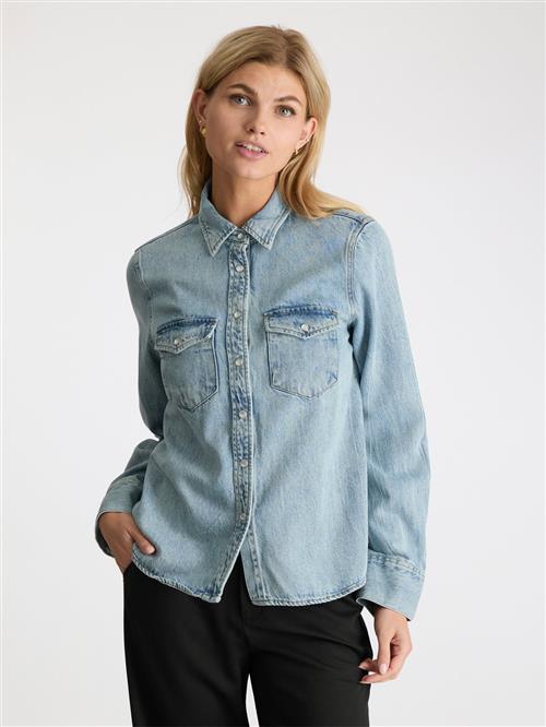 Se Neo Noir Roger Denim Shirt Kvinde Smoke Blue Denimskjorter Str 42 Denim - hos Magasin ved Magasin