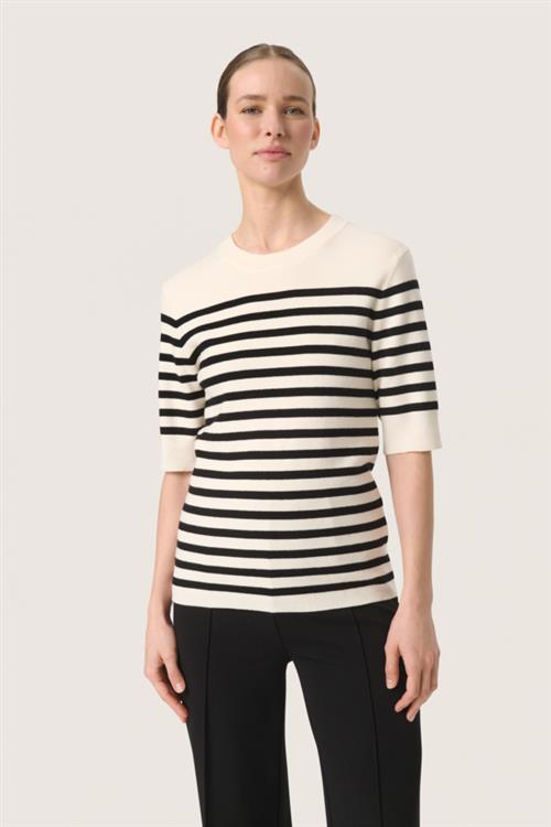 Soaked in Luxury Slpina Striped Tee Kvinde White With Black Stripe Kortærmet Strik Regular Fit Str L - hos Magasin