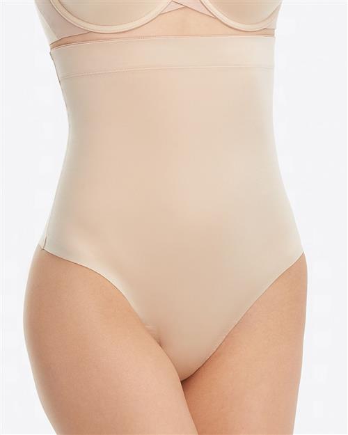 Se Spanx Suit Your Fancy Highwaisted Thong Højtaljede Trusser Str L - hos Magasin ved Magasin