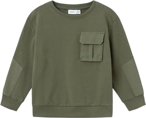 Se Name It Nmmneil Nreg Sweat BRU Str 92 - Tea Leaf Sweatshirts hos Magasin ved Magasin